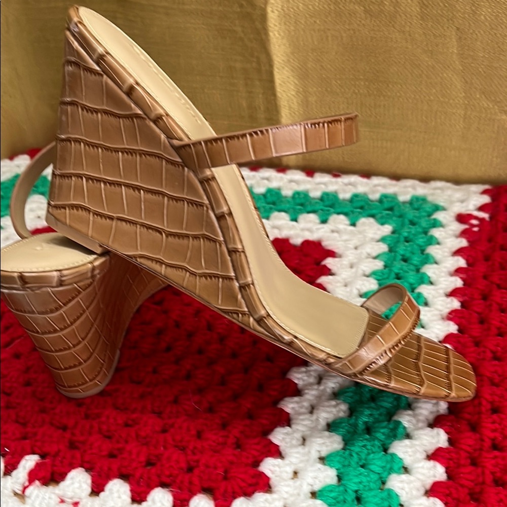 Brown Wedge Sandals. NWOT, But with original box.By Reformation - Picture 7 of 9